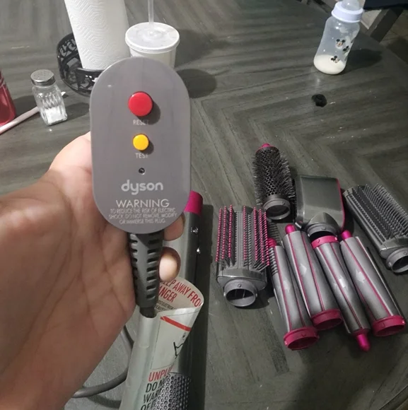 Dyson Airwrap - Picture 8 of 9